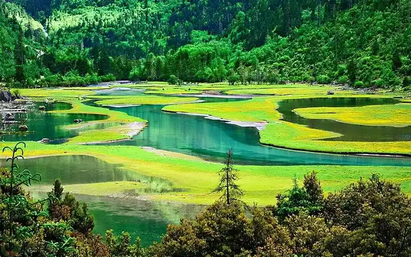 月亮湖隐匿在川西的秘境湖泊