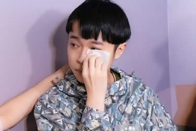 吴青峰《太空人》线上影展陪观众畅聊 回忆拍摄过程感动落泪