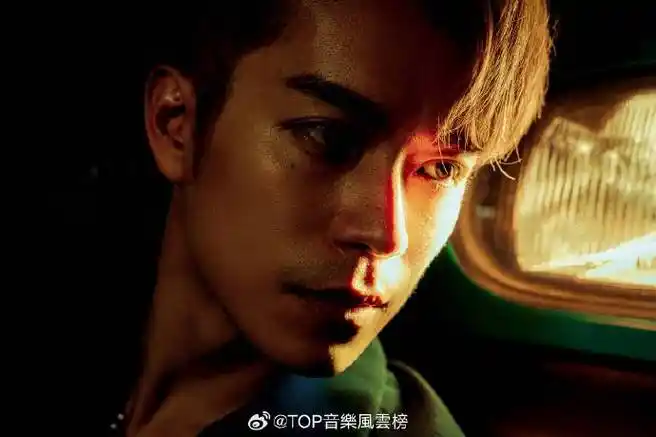 这次他不是苏打绿的吉他手家凯,而是k6@刘家凯,k6刘家凯首张专辑《太