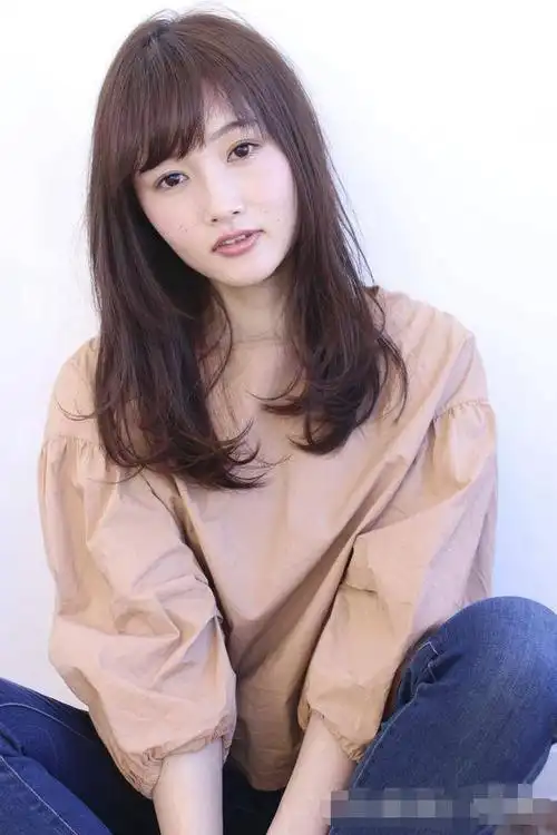 40岁的国字脸女性适合什么样的发型短发减龄显瘦中发有女人味