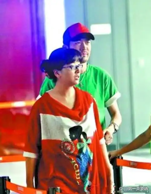 近日,一则关于演员江珊与小男友张博的姐弟恋的消息引起了广大网友的