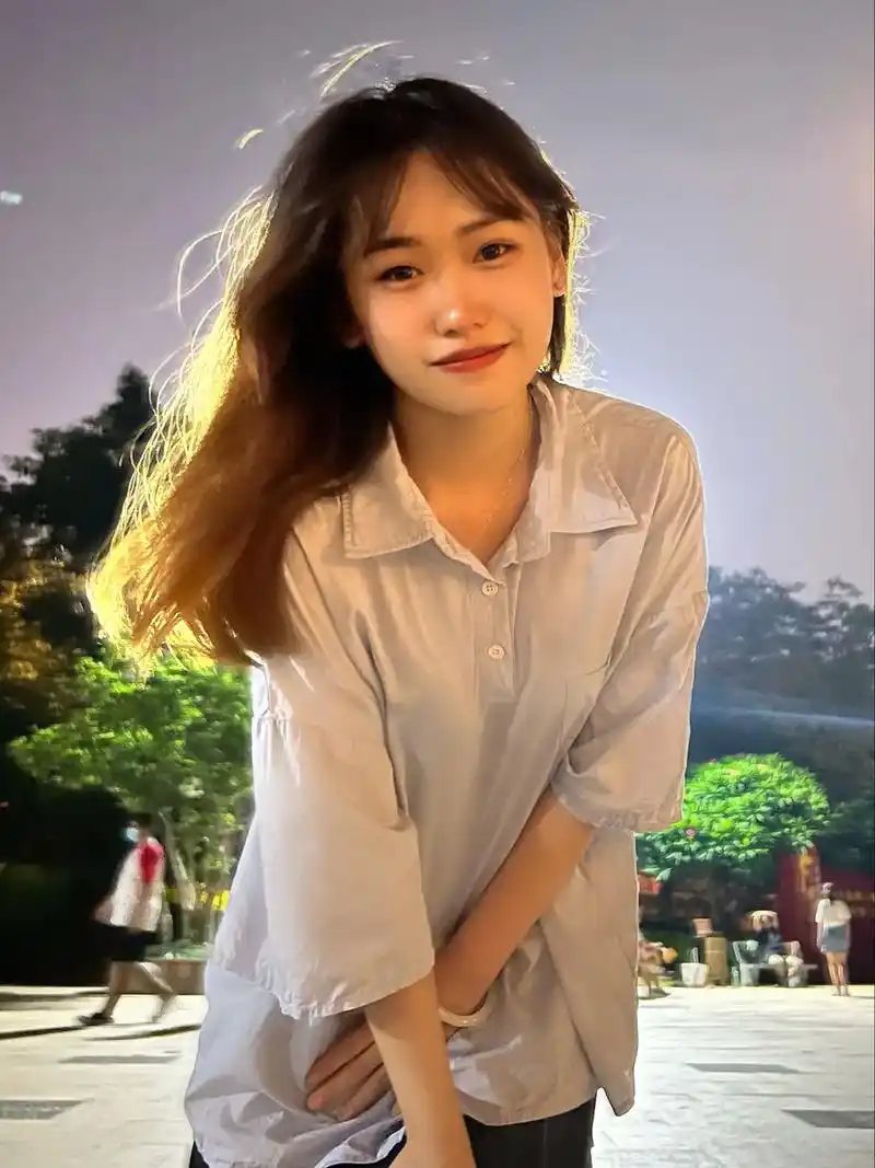 让我成为你的春夏秋冬吧.#创作灵感 #分享照片 #甜系女孩  - 抖音