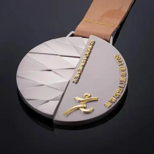 2023厦门马拉松完赛奖牌参赛服亮相