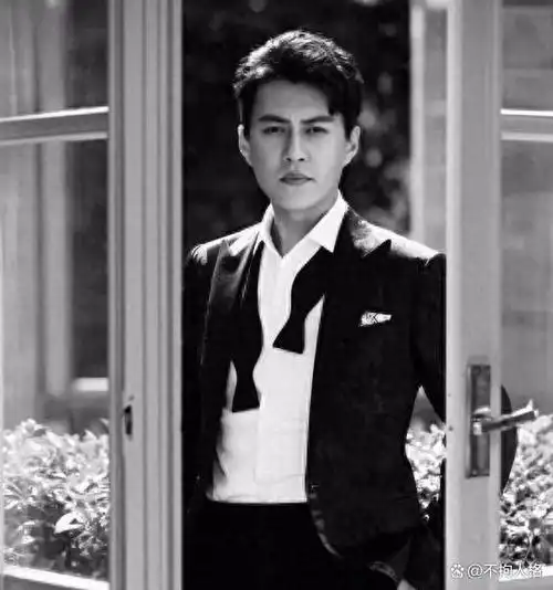 靳东和靳婷一直是一支默默工作的团队,各自在各自的领域默默追求着