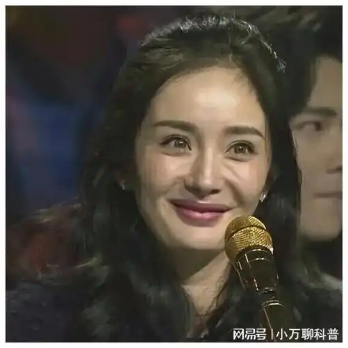 整容后遗症的回旋镖还是扎到了金晨杨幂的身上