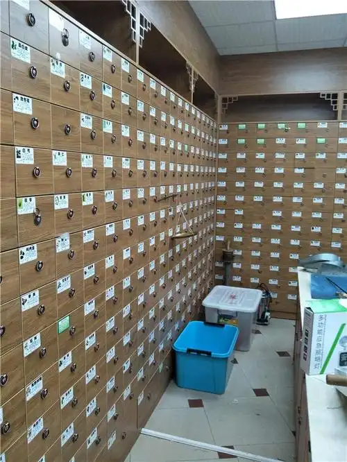 顺德中医馆中式风格中药柜中医机构药房设计实木中药柜西药展柜