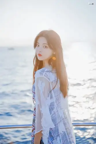 杨超越 cr.森山梨守