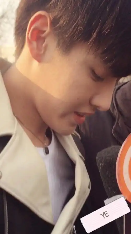 生图即精修系列#吴亦凡纯素颜生图,怼镜头直拍,精致的五官,无滤镜无