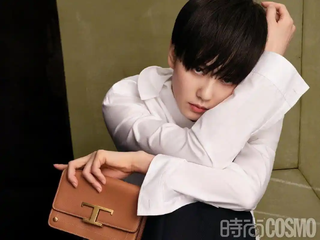 刘诗诗最新短发刊封,差点没认出来