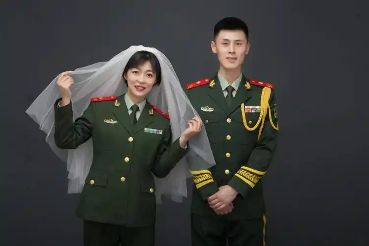 16对军人结婚照太甜了,赶紧点赞吧!