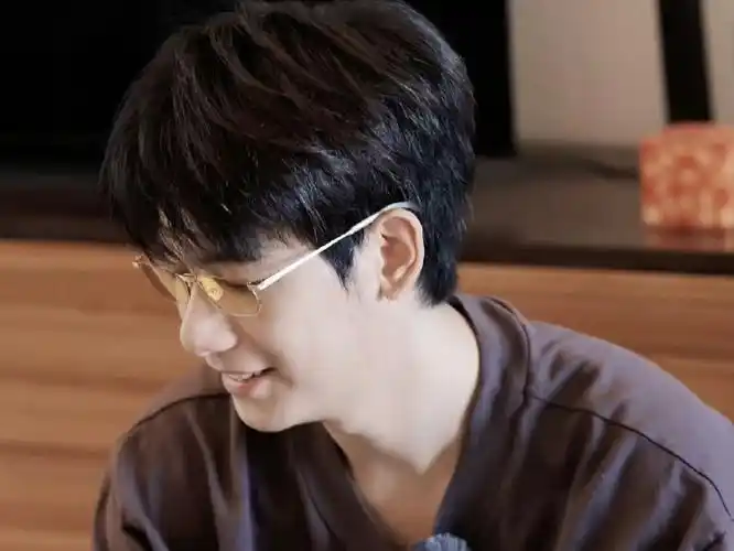 但是你怎么这么好笑啊胡先煦?