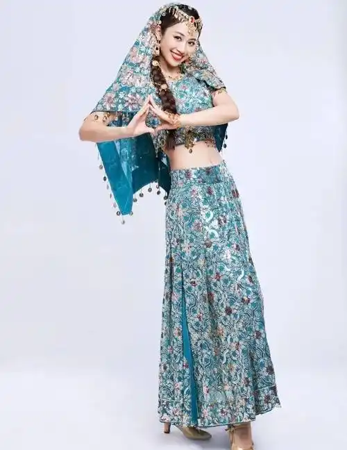 身高174,喜剧舞台第一大美腿韩云云,绝非浪得虚名_麻花_开心_毕业