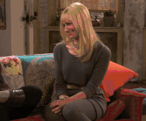 破产姐妹笑容侧脸卡洛琳gif动图_动态图_表情包下载_soogif