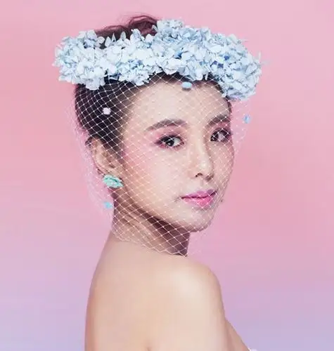 肖雅婷曝美妆大片 变身马卡龙甜美少女