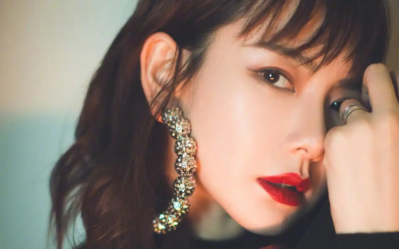 戚薇性感图片桌面壁纸高清大图预览1920x1200_大陆明星下载_美桌网