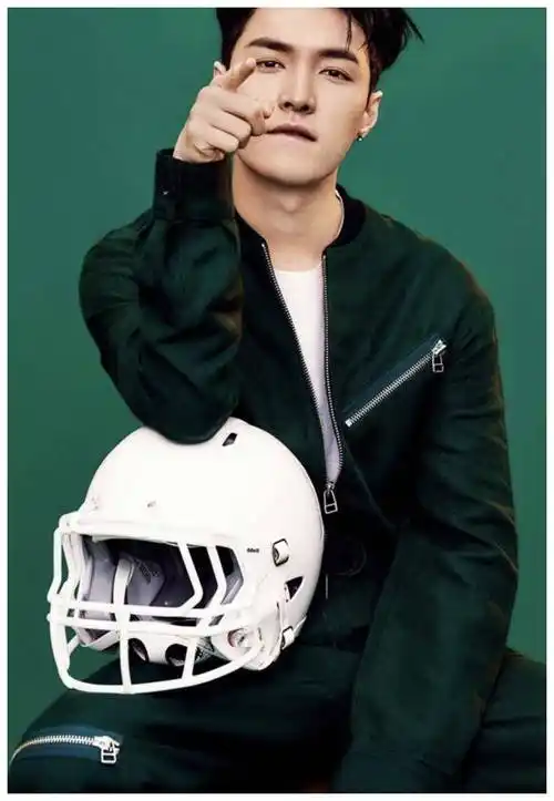 原创张艺兴放大招了ck内裤代言大秀肌肉粉丝们要顶住呀