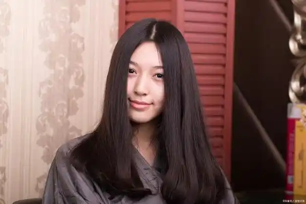 齐肩发型直发好看吗