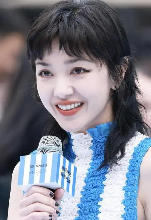 郭采洁现身成都为品牌活动站台|成都市|华语歌手|华语音乐_网易订阅