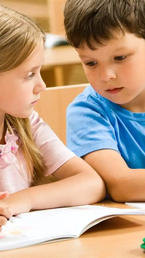 可爱的小女孩和男孩,孩子,学生 4k