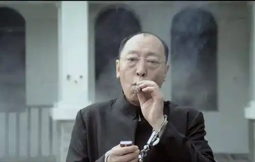 他在演戏时候的那种霸气侧漏,让人胆颤,尤其是电视剧《征服》中刘华强