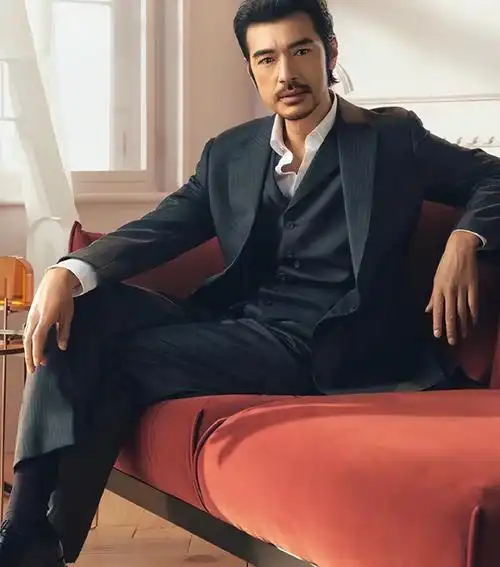 金城武48岁帅气不减,过普通人生活,蓄满胡子拍摄杂志惊呆粉丝_腾讯