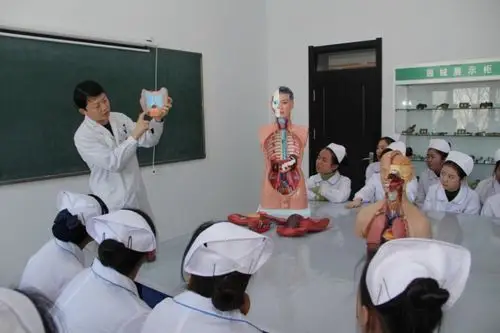 安达市卫生职工学校一一人体解剖生理实验室正式投入使用