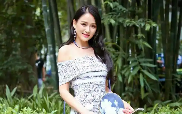 她是霍建华前女友38岁一直单身未嫁如今酒驾被抓引发热议