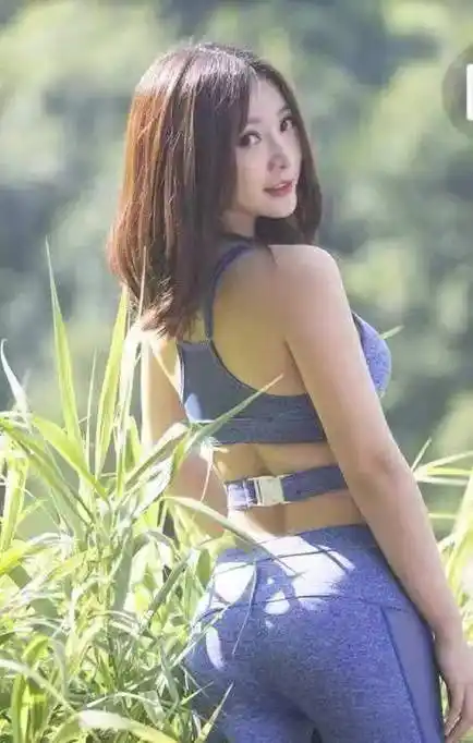 已知的前男友有三位,张一一,国外艺人黄灿盛,大鹏.