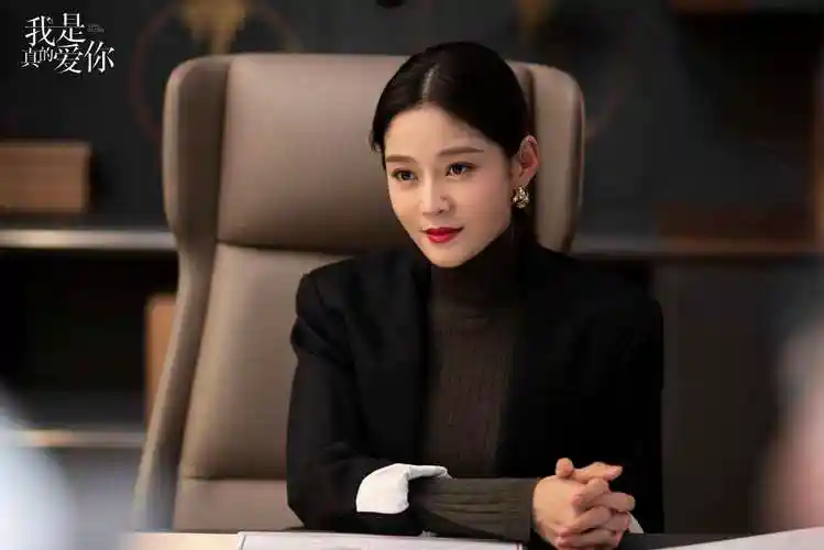 王媛可的高级脸在硬照里好出彩啊这眼神太蛊惑了不愧是女演员