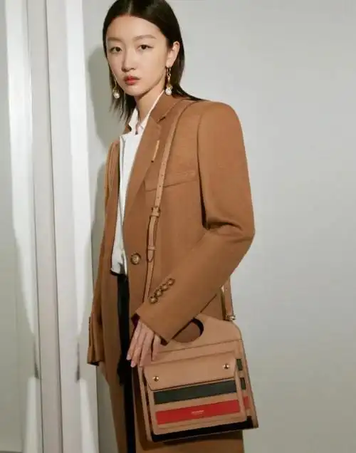 同为90后周冬雨的时尚大片小黄鸭变高级脸美过了赵薇