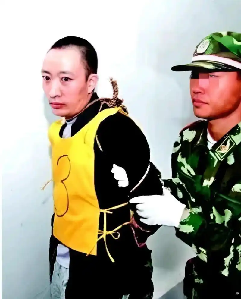 2006年,在东莞看守所,吴芳雪被带到刑场执行死刑.