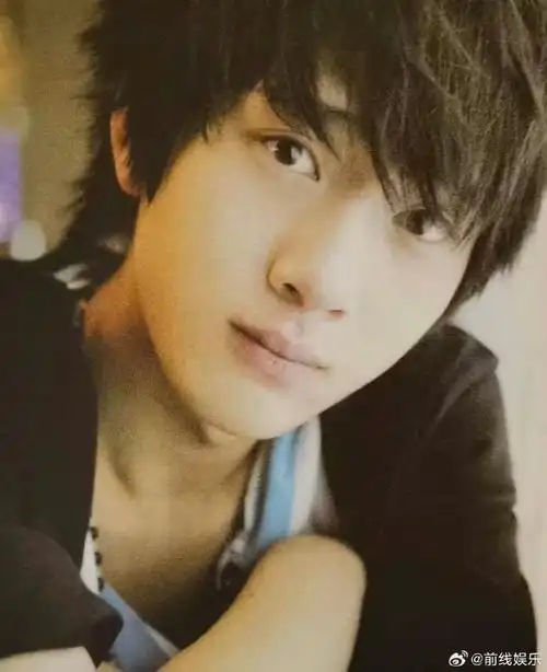 井柏然早期照片