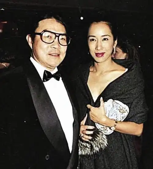 她是郭晶晶的婆婆,47岁休夫,如今年过半百再嫁亿万富豪活成少女!