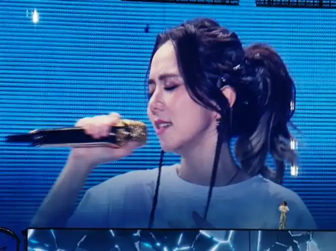 邓紫棋太原519 安可 画 海阔天空