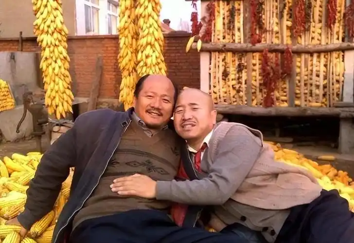 回顾:原来他们是亲父子,看似八竿子打不着,但长相骗不了人