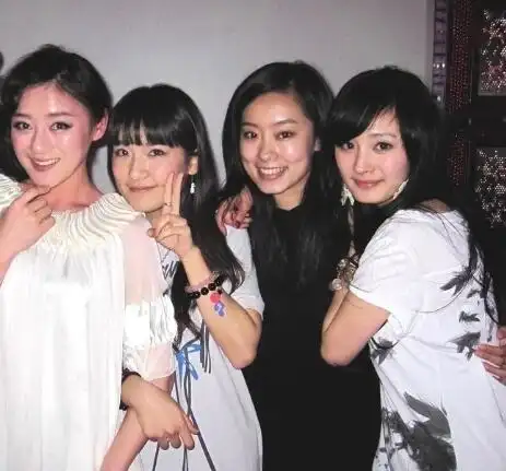 图杨幂与袁珊珊图片欣赏同班同学美貌事业人脉大pk