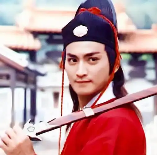 "展昭"何家劲:初恋女友患肝癌不离不弃,23年坚持令人为之动容_腾讯