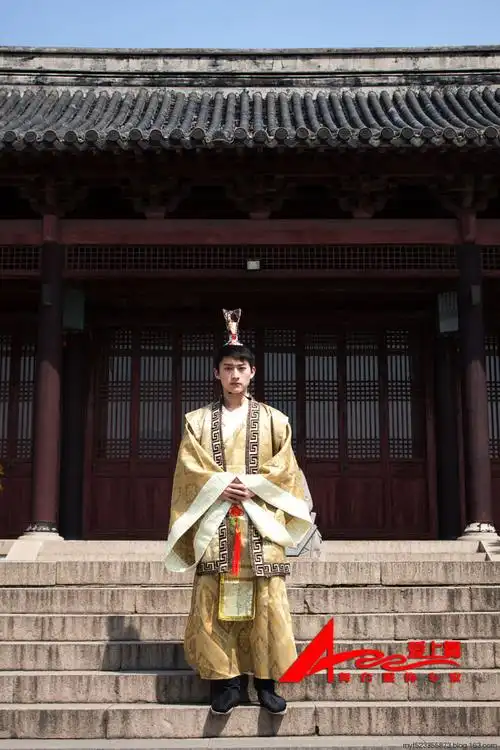 男古装汉服 【汉代大臣服装 】