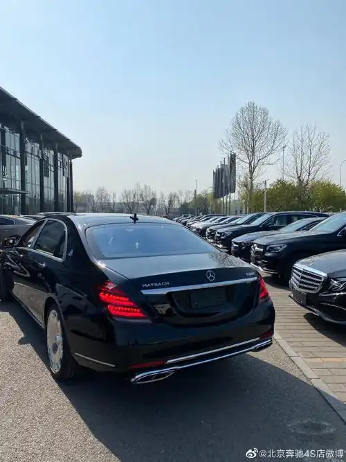 令人一驾倾心驭罢不能奔驰迈巴赫s680