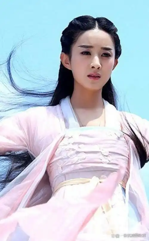 李沁饰演的元淳公主,是电视剧《楚乔传》中的一个角色.