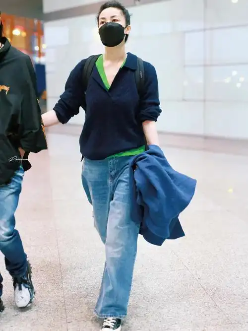 王菲一出现同款帆布包就卖断货,来看看这几年她都在穿什么小众品牌_se