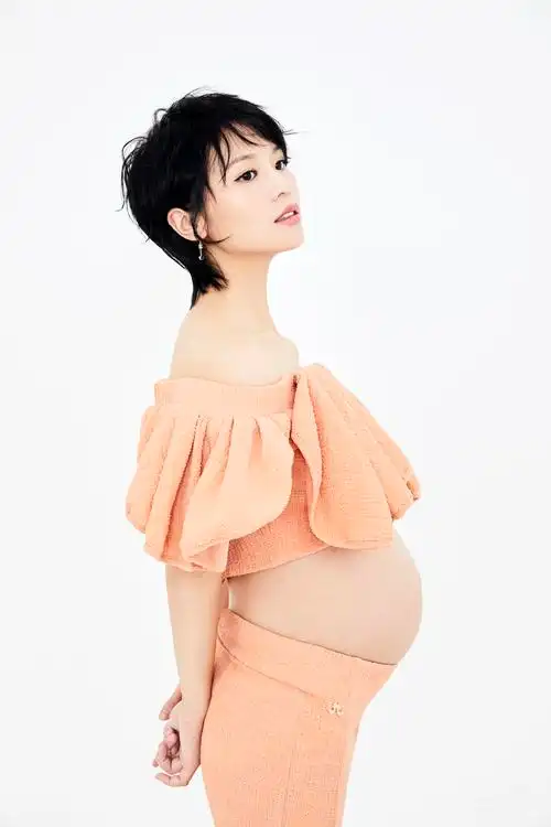 黄英预产期临近曝出一组辣妈孕照
