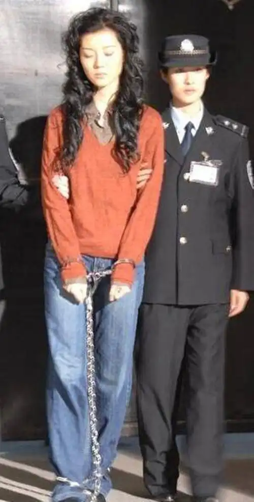 2005年一女死刑犯被枪决火化时却死而复生家属放过她吧