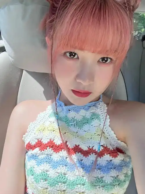 是粉发小七呀~#赖美云 #明星私服 #asgony #夏日多 - 抖音