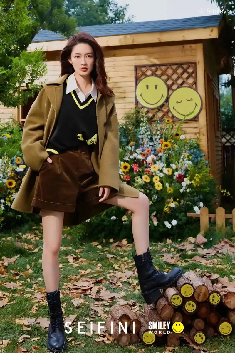 诗凡黎品牌形象代言人李沁