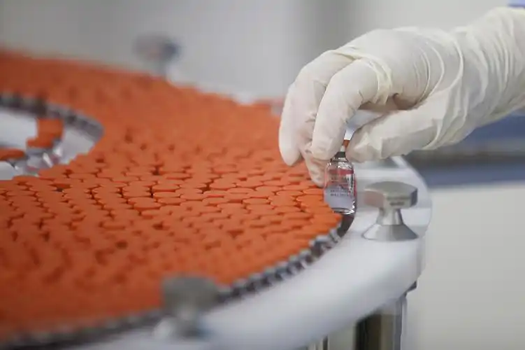 2021年6月1日,北京科兴中维生物技术有限公司的疫苗包装生产线.