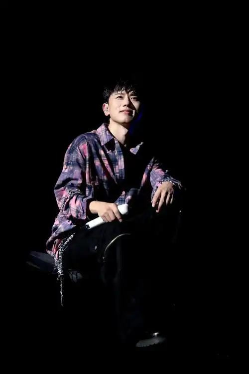 张杰北京演唱会 #北斗星的爱张杰 ##一起来看流星雨 张杰 - 抖音