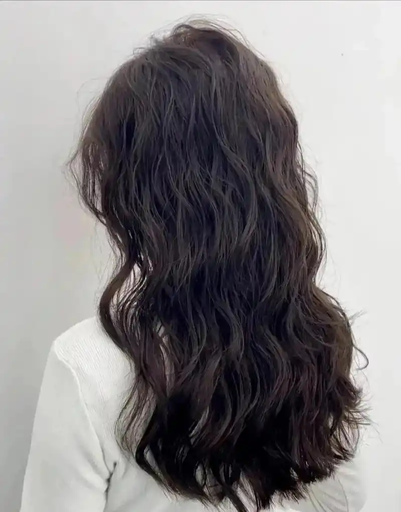 很显气质很上镜的波浪卷.很显气质很上镜的波浪卷~~ 特别温柔 - 抖音