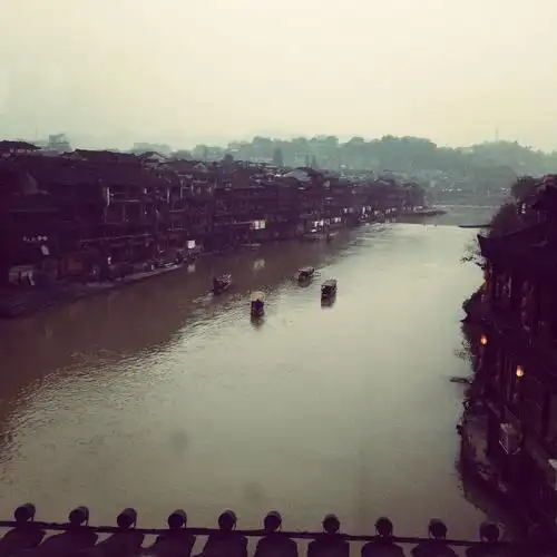 一座城市是没有感情的,只是有你留恋的人,赋予它生命回忆