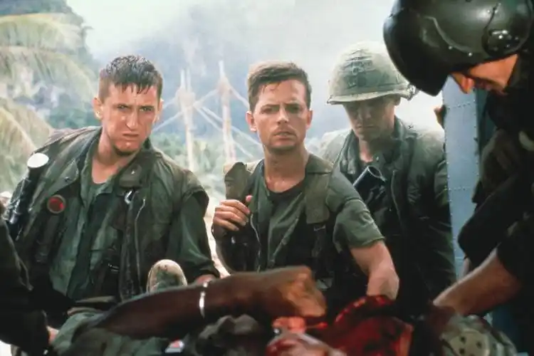 p>《越战创伤》是由名美国哥伦比亚影业制作发行的113分钟战争影片.